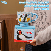 Vente en gros de tasses à café en céramique faites à la main avec un motif mignon Pingu, poignée irrégulière, tasse à eau, cadeau pour couple, tasses pour la maison et le bureau