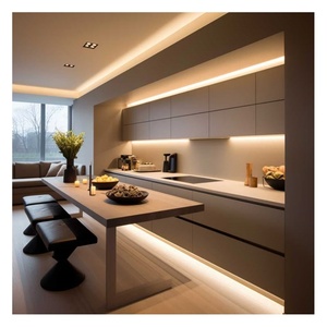 <span class=keywords><strong>Cuisine</strong></span> moderne minimaliste de luxe CBMmart avec éclairage chaleureux, armoires de <span class=keywords><strong>cuisine</strong></span> couleur beige, panneaux de <span class=keywords><strong>porte</strong></span> laqués, plan de travail en pierre frittée - Product Image 1