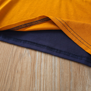 Vêtements de boutique pour enfants en gros, t-shirt pour garçon avec surpiqûres contrastées trois couleurs - Product Image 5