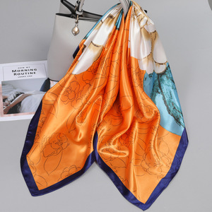 Grand <span class=keywords><strong>foulard</strong></span> carré vintage en <span class=keywords><strong>soie</strong></span> 90x90 pour <span class=keywords><strong>femme</strong></span>, idéal printemps-automne, pour le département musulman - Product Image 3