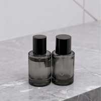 Bouteilles de parfum en verre noir de 30 ml, vides, personnalisées, uniques, de haute qualité, pour la vente en gros, avec estampage à chaud, pour diffuseur à bâtonnets