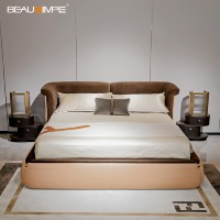 Lit rembourré design Cà Foscari, taille personnalisée et style moderne – Parfait pour chambres de villas contemporaines et intér