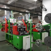 Machine automatique à 4 lignes pour la fabrication de feuilles et d'aiguilles de pin pour arbres de Noël