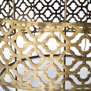 Motivos hechos a mano en monumentos de todo el mundo La mesa de centro de latón negro habla de un maravilloso matrimonio de madera y latón - Product Image 4