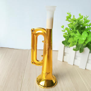 Corneta Dorada Western, instrumento musical de juguete, trompeta para animar, corneta de juguete, venta al por mayor por un o dos yuanes. - Product Image 3