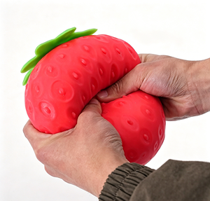 Jouet Squishy en TPR de 16 cm, grande fraise rouge fourrée à la farine, simulation de <span class=keywords><strong>fruit</strong></span>, <span class=keywords><strong>anti</strong></span>-<span class=keywords><strong>stress</strong></span>, à remontée lente, ornement de bureau - Product Image 1