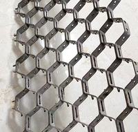 Grille perforée d'ancrage réfractaire pour cyclones, revêtement réfractaire sur mesure, vente en gros, maille soudée Hexsteel en acier inoxydable haute température