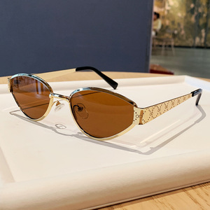 Lunettes de soleil œil de chat à monture intégrale UV400 pour femmes, style rétro, pour la conduite et la mode - Product Image 3