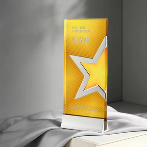 Trofeo de Cristal y Metal de Alta Gama Personalizado para Premio al Empleado Creativo Destacado en Reunión Anual Corporativa - Product Image 5