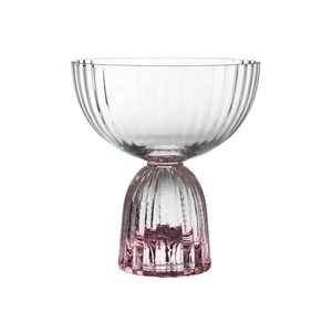 Vente spéciale artisanale à la main, ensemble unique de verres à vin et à champagne à rayures verticales - Product Image 1