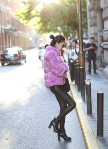 Abrigo de Piel Sintética de Zorro, Abrigo de Invierno para Mujer, Venta al por Mayor de Fábrica, Noticias de China 2021 - Product Image 4