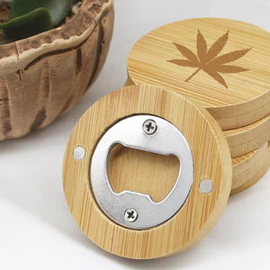 Ouvre-bouteille en bois magnétique portable cadeau de baptême personnalisé et faveurs de <span class=keywords><strong>mariage</strong></span> de <span class=keywords><strong>demoiselle</strong></span> <span class=keywords><strong>d</strong></span>'<span class=keywords><strong>honneur</strong></span> gravé sur mesure - Product Image 4