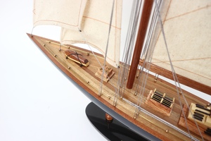 โมเดลเรือยอชท์ Endeavour J-Class ทำมือระดับพรีเมียมจาก GIA NHIEN  งานไม้ทาสี  จำลองเรือแข่งประวัติศาสตร์  ของตกแต่งบ้านและสำนักงานสไตล์ทะเล - Product Image 6