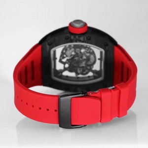 Nouvelle Montre Mécanique Squelette Homme en <span class=keywords><strong>Fibre</strong></span> de Carbone avec Cadran Ajoure Tonneau, Bracelet en Caoutchouc Rouge, Haut de Gamme, Style Streetwear, Lumineuse et Tendance - Product Image 3