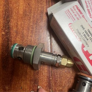 Vanne de régulation Hydac DVE16920 01 C V 1/2 pouce 400 bars 60 L/min pour station hydraulique - Product Image 4