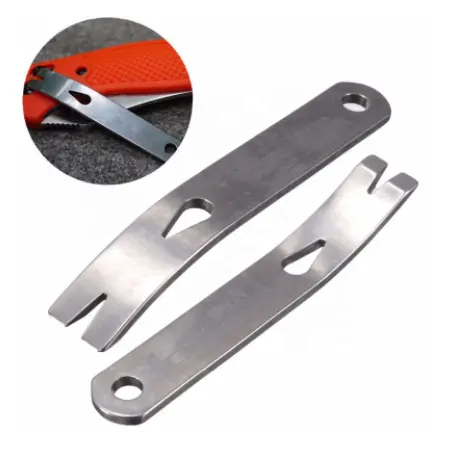Gear Mini Pocket Pry Bar Keychain Multi Tool Survival Scraper EDC Multi Function Tools Stainless Steel Camping Kit Crank Crowbar