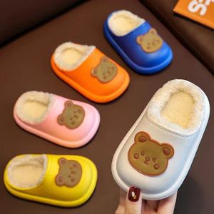 Nuevos niños de invierno de felpa cálido Oso de dibujos animados al aire libre antideslizante Fondo suave Zapatillas de algodón para el hogar - Product Image 2