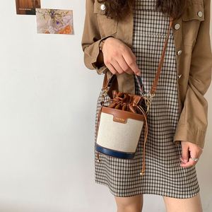 Sacoche bandoulière imprimée tendance, sac postal à rabat, style polyvalent - Product Image 3