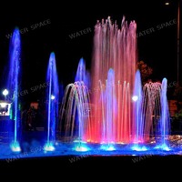 Pompes à eau extérieures compactes en acier inoxydable Water Space RTS-001, fontaines musicales dansantes avec lumières RGB colorées 110-230V