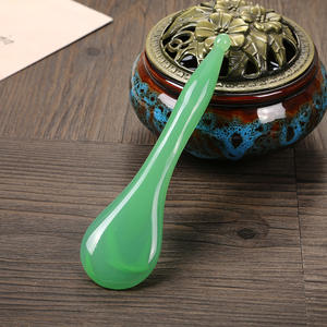 HZ 하이 퀄리티 레드 컬러 핸드 백 다리 바디 보드 빗 모양 건강한 미용 이완 치료 두피 마사지 도구 수지 Gua Sha - Product Image 4