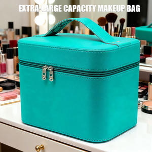 Sac de toilette et organiseur pour homme en PU résistant à l'eau avec fermeture éclair et motif lettres - Product Image 1