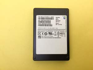 MZILS7T6HMLS-000H4 7.68TB SAS 12 Gb/s <span class=keywords><strong>2</strong></span>.5 pollici SSD - Product Image 2