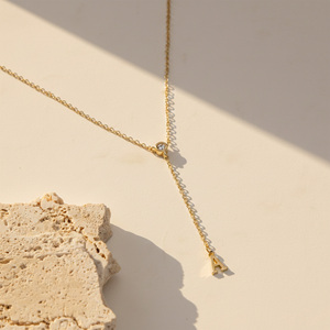 Collar Apilable de Moda con Letras Iniciales de Latón, Bañado en Oro de 18K, con Circonitas Redondas <span class=keywords><strong>y</strong></span> Cadena en Forma de <span class=keywords><strong>Y</strong></span> para Mujer - Product Image 4