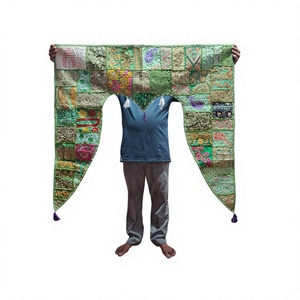 Toran patchwork fait main, brodé, avec pompons, pour porte ou fenêtre, rideau décoratif, bannière, vert multicolore - Product Image 1