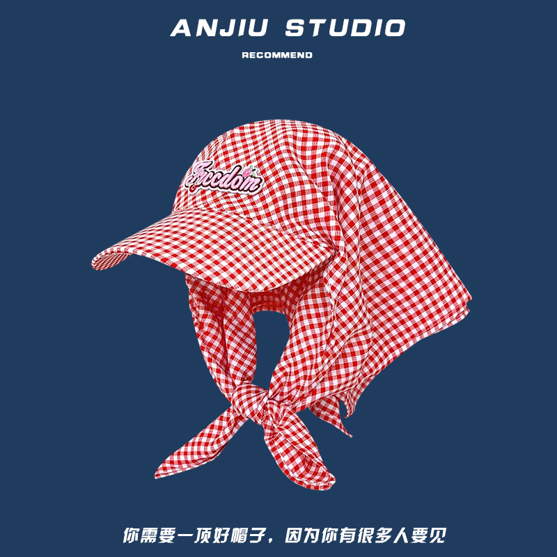 Rosso [cappello del tappeto erboso della libertà]]