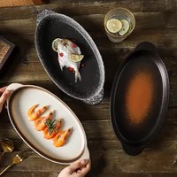 Assiette rectangulaire japonaise rétro en porcelaine de 14 pouces avec doubles anses et technique de givrage pour la vente en gros