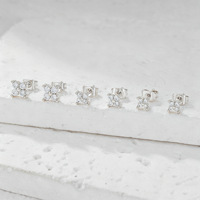 Boucles d'oreilles clous ZUOLA en or plaqué 18 carats avec zircon, motif trèfle à quatre feuilles, pour femme
