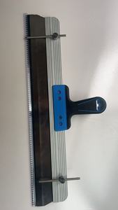 Grattoir à dents en acier inoxydable pour peinture au <span class=keywords><strong>sol</strong></span> Grattoir à ciment époxy auto-nivelant Positionnement en hauteur Râteau à raclette en plastique - Product Image 3