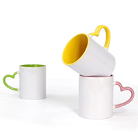 Mug en céramique à sublimation avec poignée en forme de cœur, couleur intérieure personnalisée, tasse à thé, à lait, à café vierge pour impression de logo ou de photo