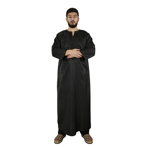 Robe longue unisexe ample de style arabe, qualité export OEM ODM, certifiée BSCI CPC, en polyester noir - Product Image 1