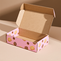 Boîte de chocolat biscuit d'expédition en papier écologique personnalisée emballage de macaron rose boîte postale cadeau recyclable pour lotion pour bonbons