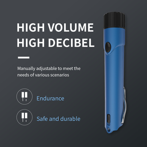 Còi điện tử cầm tay nhỏ với đèn pin tích hợp để sử dụng an toàn ngoài trời bởi các trọng tài - Product Image 2