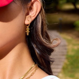 Pendientes colgantes con personajes de dibujos animados, chapados en oro de 18 quilates, de acero inoxidable, con circonitas rosas y verdes, para mujeres y hombres, joyería de regalo. - Product Image 2