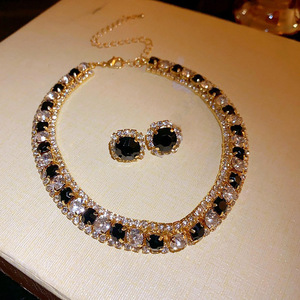 Ensemble de bijoux luxueux pour femmes - collier en diamants avec boucles d'oreilles en diamants - accessoires en gros - Product Image 4