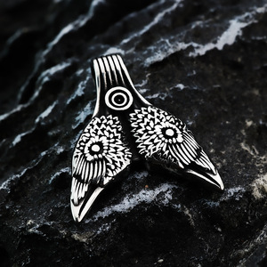 Colgante de cuervo de acero inoxidable estilo vikingo de doble cara, estilo nórdico retro, para collar, regalo, joyería - Product Image 2