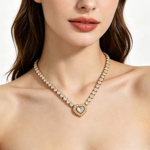 Collier pendentif en acier inoxydable pour femme, chaîne délicate avec breloque zircon en forme de cœur, design halo en cristal, cadeau de bijoux pour la Saint-Valentin - Product Image 5