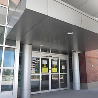 Panneau composite en aluminium Alucobond 4 mm, design moderne haute résistance, pour revêtement mural extérieur de bâtiment, façade