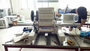 Machine à broder informatisée GC-1501E-L, 15 aiguilles, grande taille, tête simple - Product Image 3