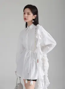 Blusa feminina de manga comprida de algodão com desenho chique, blusa folgada de borlas de renda, camisa branca grande, tamanho grande, 2024
