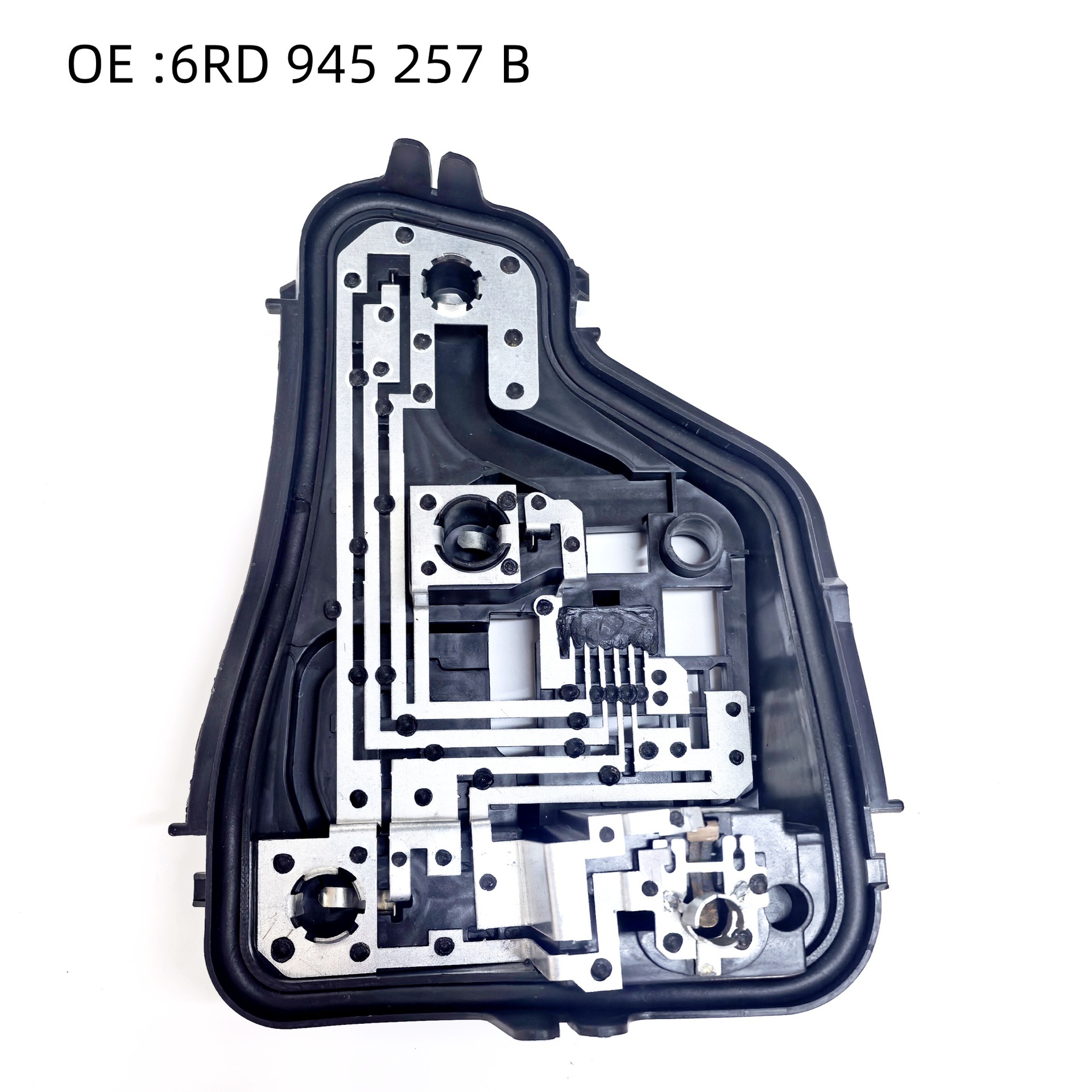 6rd 945 257 b gauche (position de conduite principale)