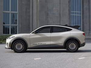 <span class=keywords><strong>Mustang</strong></span> Mach-<span class=keywords><strong>E</strong></span> SUV haute performance |   Puissance électrique et style emblématique pour les amateurs d'aventure - Product Image 5