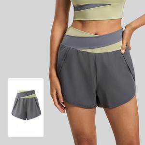 Shorts de course pour femmes à deux couches, taille croisée, tissu doux à séchage rapide, poches, décontractés, entraînement, fitness, yoga, vente en gros - Product Image 6