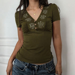 Camiseta de Manga Corta Estilo Retro Forestal, Moda Y2K, Estampado Floral, Cuello en V, Corte Ajustado - Product Image 2