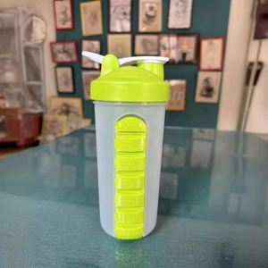 JH Medibox - Vaso de Viaje de 450 ml con 8 Compartimentos, Botella de Agua de Material PP, Pastillero, Organizador Semanal Multiusos para Exteriores - Product Image 4
