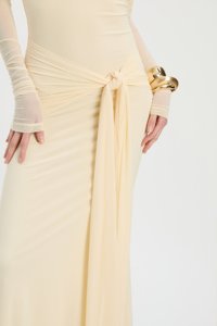 Robe longue sans col à nouer devant en maille, couleur jaune beurre, respirante, écologique, imprimée numériquement - Product Image 6