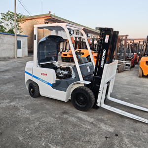 Montacargas Usado TCM 25 de 3 Toneladas con Motor Diésel 4x4, Modelo 2022, 1 Año de Garantía, Precio Competitivo, en Stock - Product Image 3